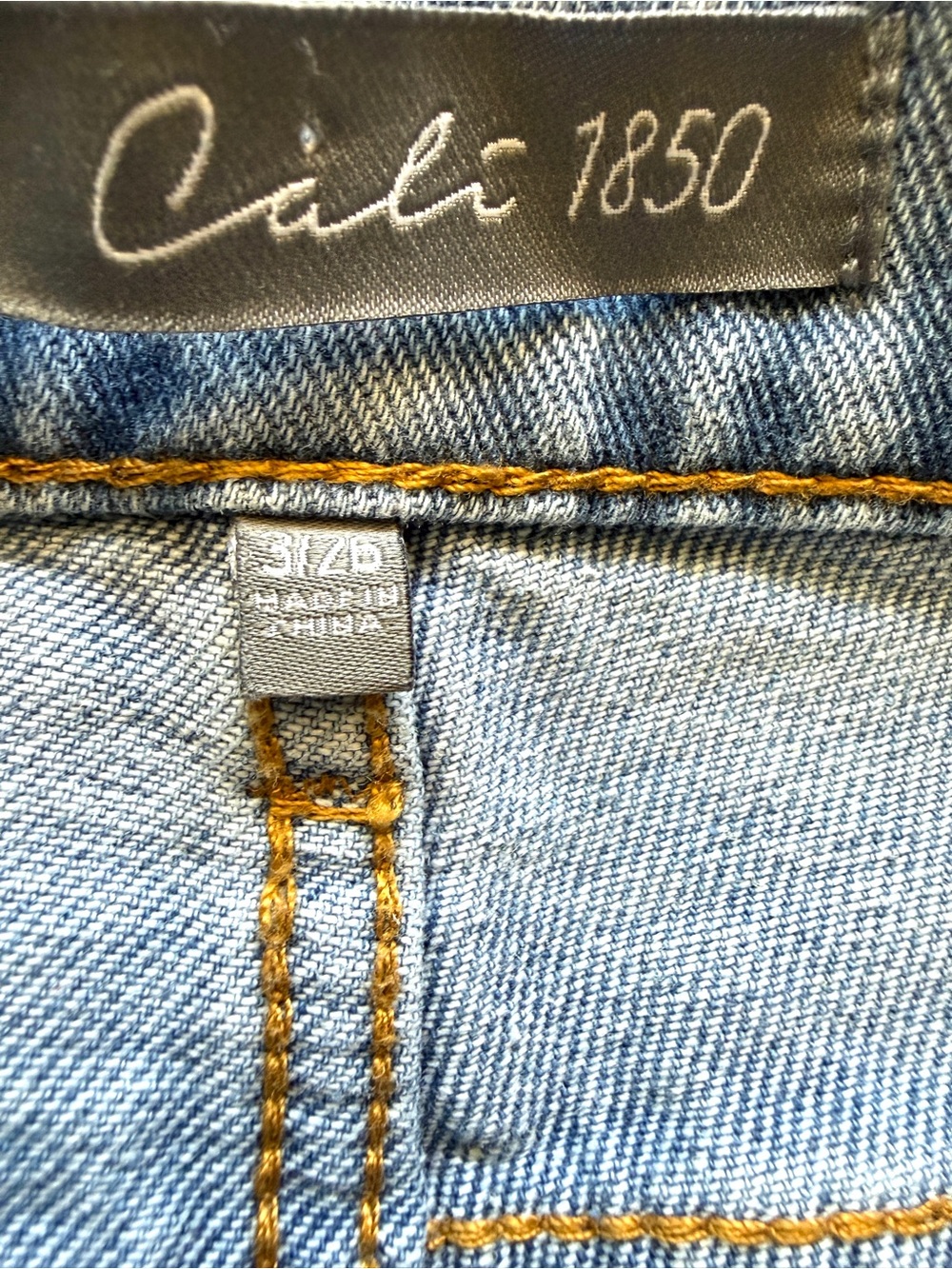 NWT Cali 1850 Distressed Denim Bermuda Shorts Size 3/26 - Picture 7 of 7